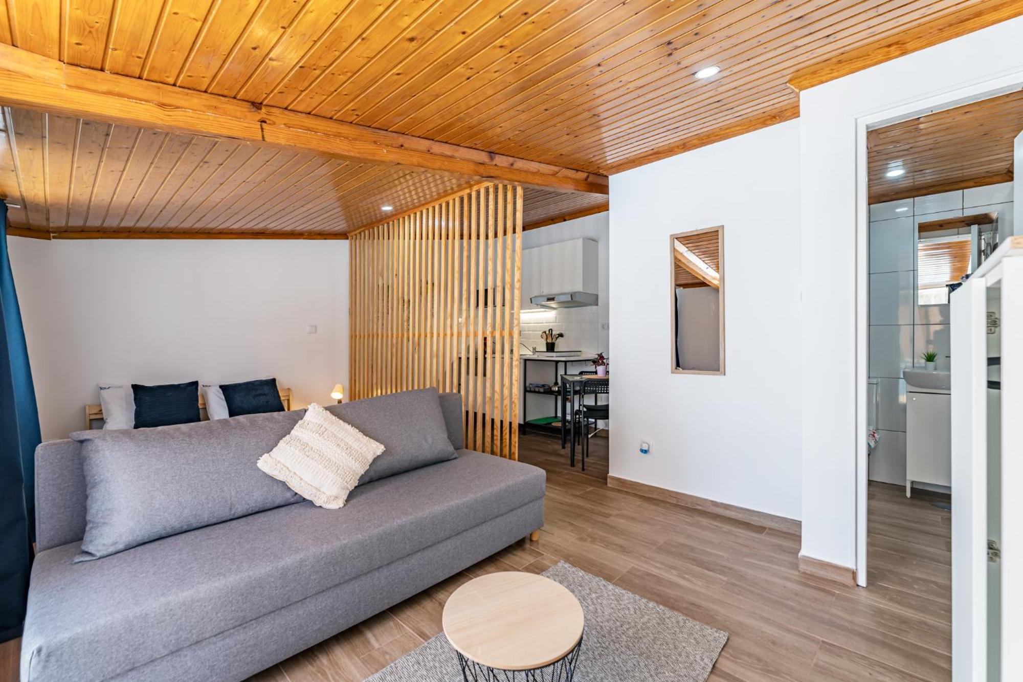 Wake Up With The Sea Breeze- House With Pool Ap1 Appartement Lavra